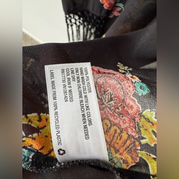 Xhilaration floral open fringe kimono Size M/L - Picture 7 of 7